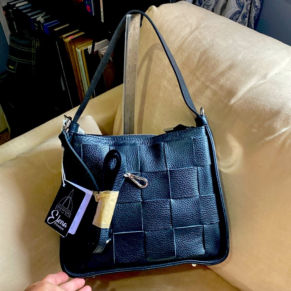 Understated elegance - 100% leather NWT handbag with both Short & Long handles